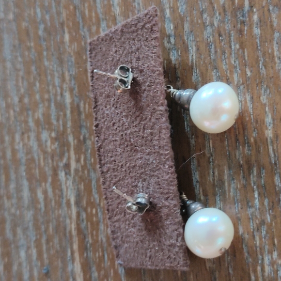 Pearl earrings - Picture 2 of 2
